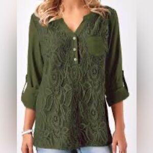 NWT Vanessa Virginia Lace VNeck Top, Gorgeous! Army Green. Size Large.